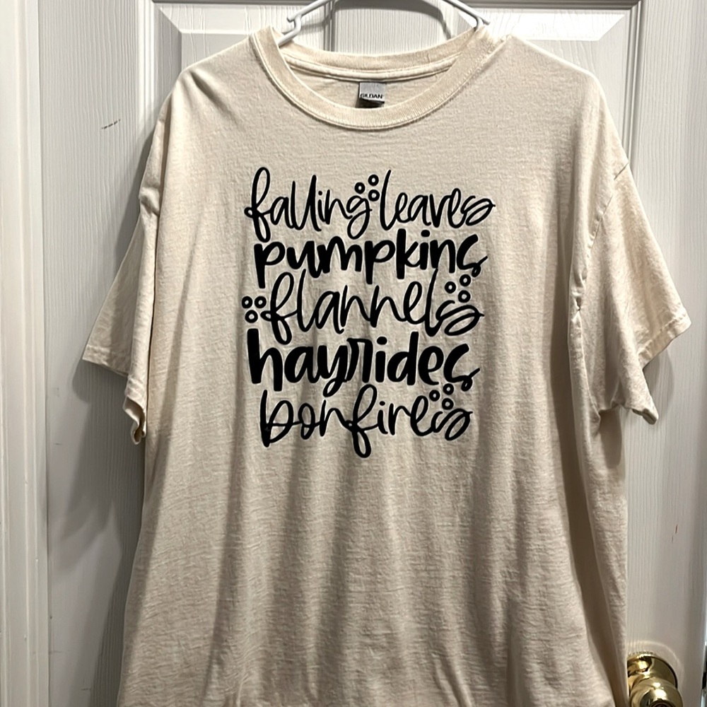 Adorable fall themed XL t-shirt!